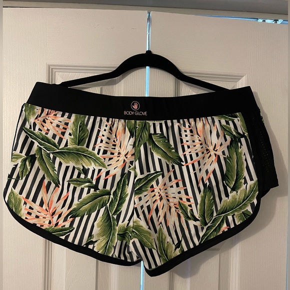 Body Glove Active Pulse Samoa Swim Shorts - athletic activewear shorts - LARGE - Picture 6 of 14